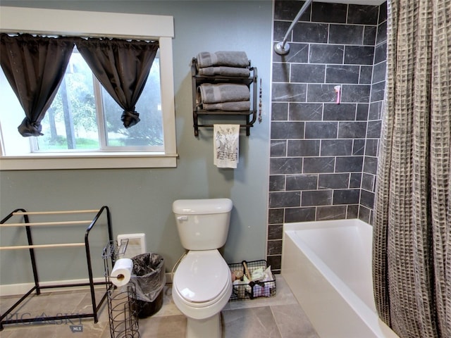902 E Gallatin Ave, Belgrade, MT 59714 - full bathroom featuring toilet and shower / bathtub combination with curtain