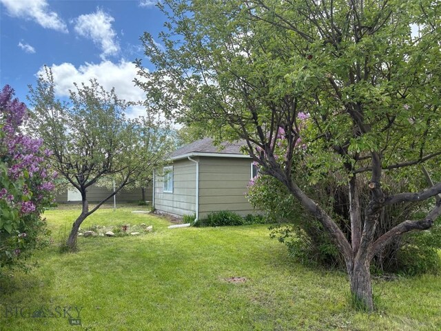 330 N Walnut St, Dillon, MT 59725 - view of green lawn