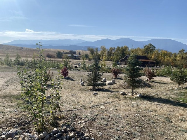 135 Spreading Winge Ln, Nye, MT 59028