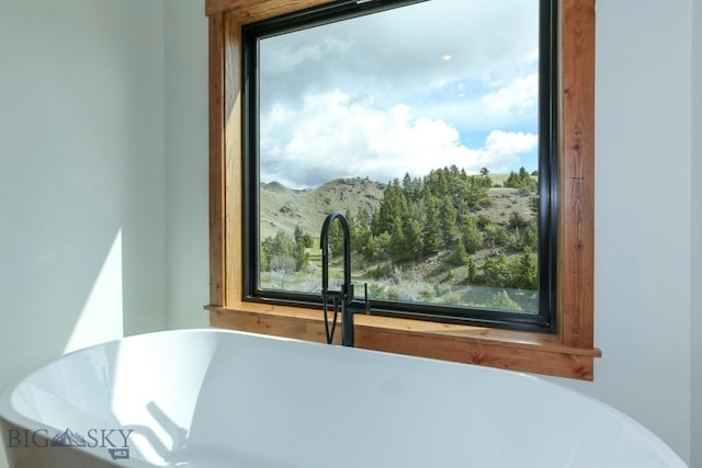 16 Sagittarius Skwy, Emigrant, MT 59027 - detailed view of a freestanding tub and a sink