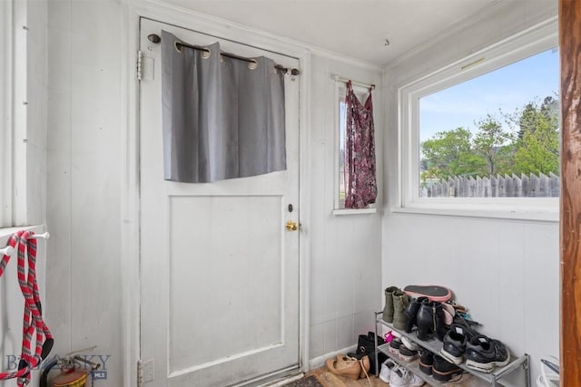 2422 Pine St, Butte, MT 59701 - doorway with crown molding