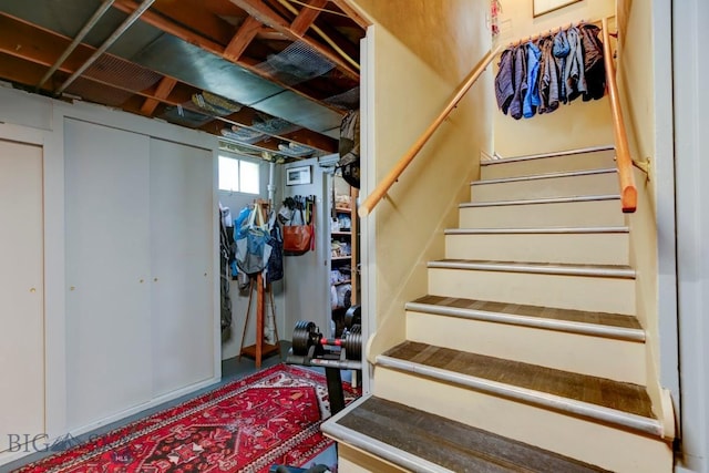 923 W Clark St, Livingston, MT 59047 - view of stairway