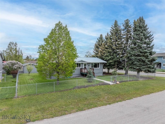 413 S Oak St, Townsend, MT 59752 - view of front facade featuring metal roof