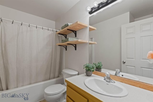 577 W Shore Dr, Belgrade, MT 59714 - full bathroom featuring vanity, shower / bath combo, and toilet