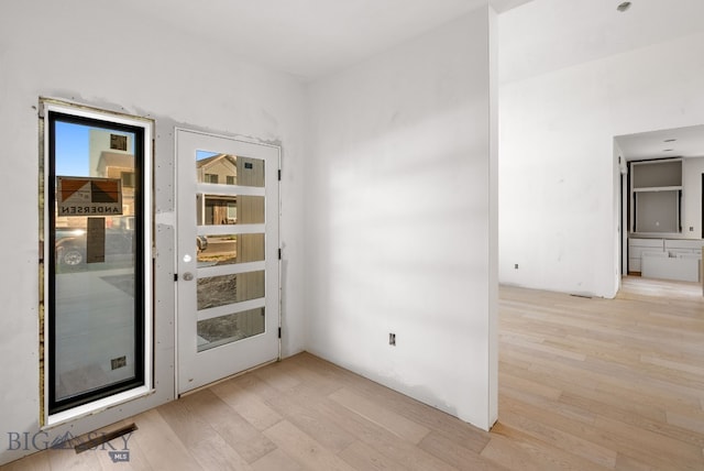 286 Lion Peak, Bozeman, MT 59718 - unfurnished room featuring light wood-type flooring