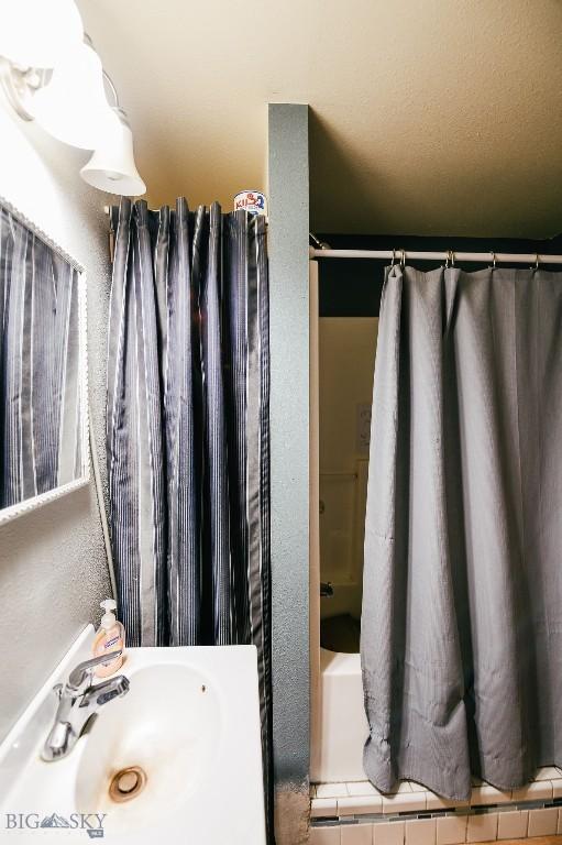 2373 Mt Highway 278, Dillon, MT 59725 - full bath with shower / bath combo with shower curtain and vanity