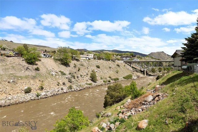 312 Water St, Gardiner, MT 59030 - mountain view