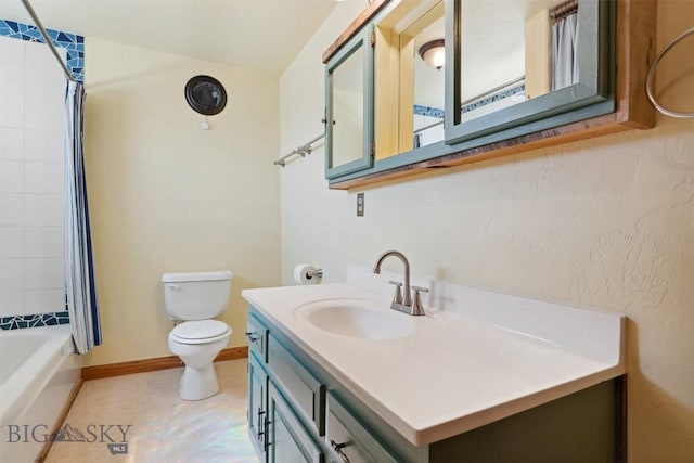 511 Alder St, Anaconda, MT 59711 - full bath featuring toilet, vanity, shower / tub combo, and baseboards