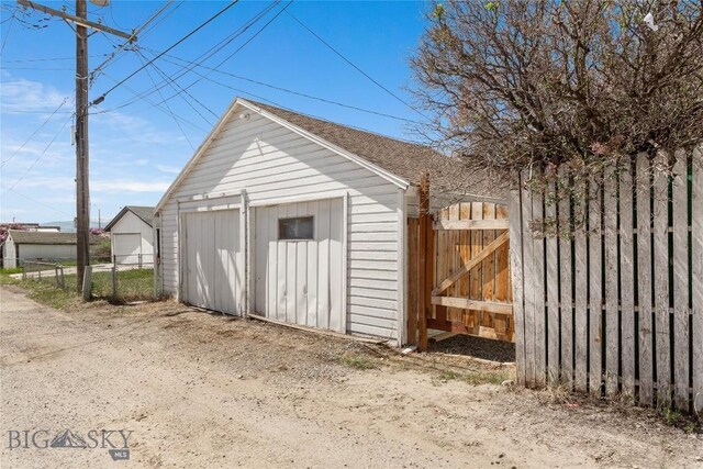 1116-1118 California St, Butte, MT 59701 - view of outbuilding featuring a gate