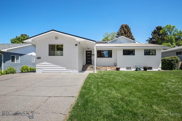 420 N 6th Ave, Bozeman, MT 59715 - view of front of home featuring a front lawn and concrete driveway