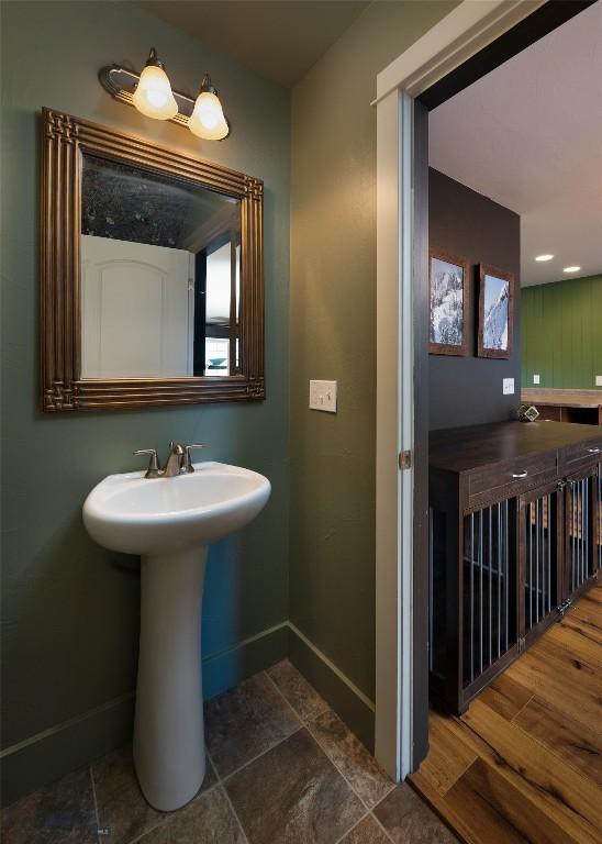 3650 Potosi St, Bozeman, MT 59718 - bathroom featuring baseboards