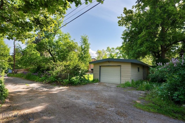1109 S Willson, Bozeman, MT 59715 - detached garage with dirt driveway