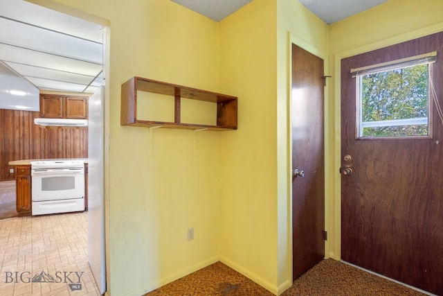 117 Henderson St, Bozeman, MT 59715 - hallway with baseboards