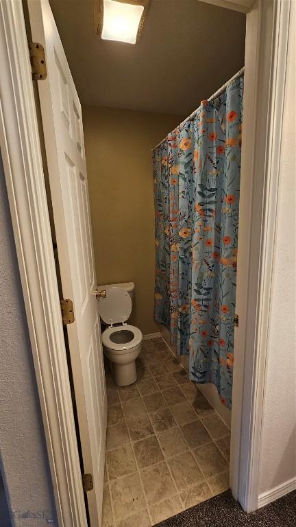 835 Forestglen Unit H, Bozeman, MT 59718 - bathroom with a shower with curtain