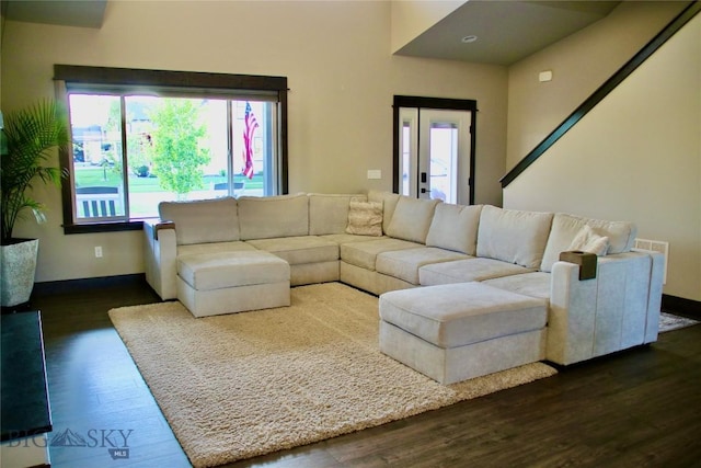 176 Travelers, Manhattan, MT 59741 - living room with dark wood-style floors and baseboards