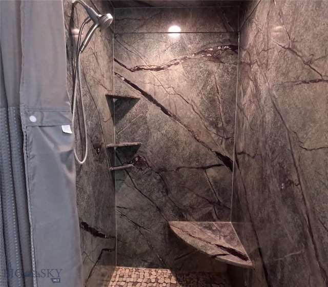 701 Barnett St, Dillon, MT 59725 - bathroom featuring curtained shower