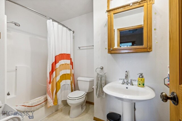 2801 W Villard St, Bozeman, MT 59718 - full bath with toilet and a shower with shower curtain