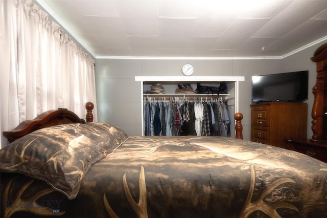 312 S California, Dillon, MT 59725 - bedroom featuring a closet and crown molding
