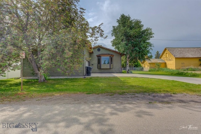 620 Higgins, Deer Lodge, MT 59722 - view of front of property featuring a front lawn