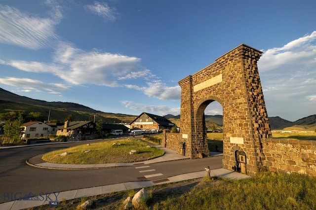 14 Peters Ln, Gardiner, MT 59030 - view of community featuring a mountain view