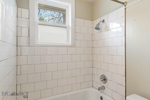 209 N 3rd Ave, Bozeman, MT 59715 - bathroom with shower / washtub combination and toilet