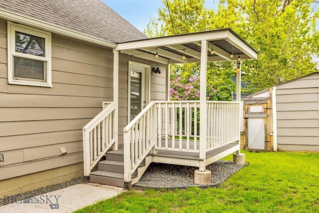 209 N 3rd Ave, Bozeman, MT 59715 - deck with a lawn