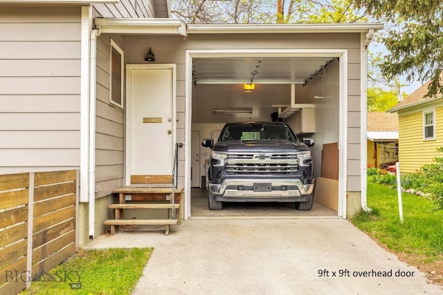 209 N 3rd Ave, Bozeman, MT 59715 - garage with driveway