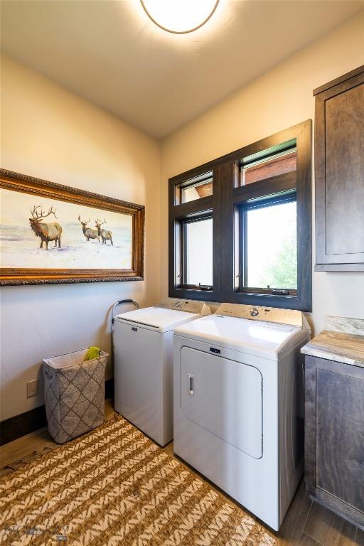 155 Peacemaker Ridge Rd, Belt, MT 59412 - laundry room with washing machine and clothes dryer