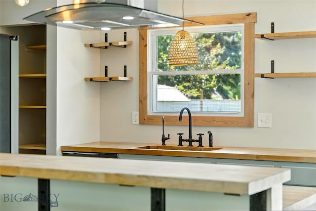 11 N Yellowstone Ave, Bozeman, MT 59718 - bar featuring island range hood and decorative light fixtures