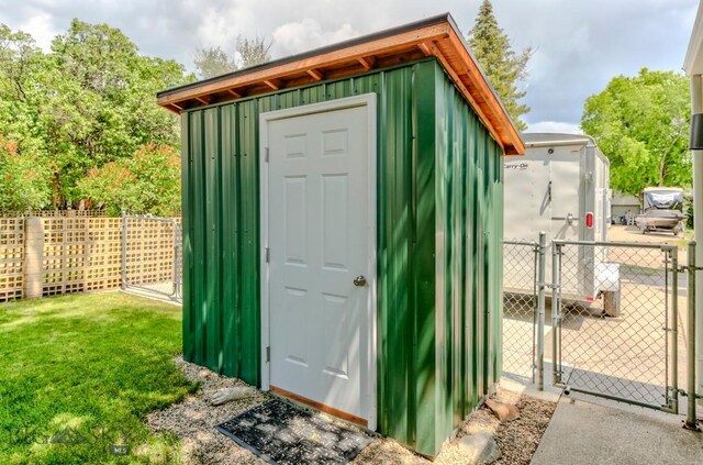 606 W Gallatin St, Livingston, MT 59047 - photo 45
