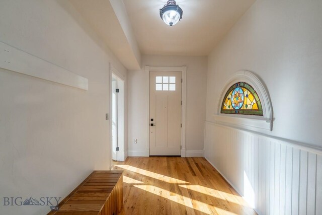 416 N 3rd St, Livingston, MT 59047 - foyer with light wood-style floors and baseboards