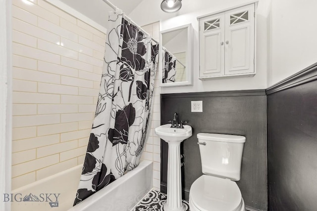 12977 Cottonwood Rd, Bozeman, MT 59718 - bathroom featuring shower / bath combo and toilet