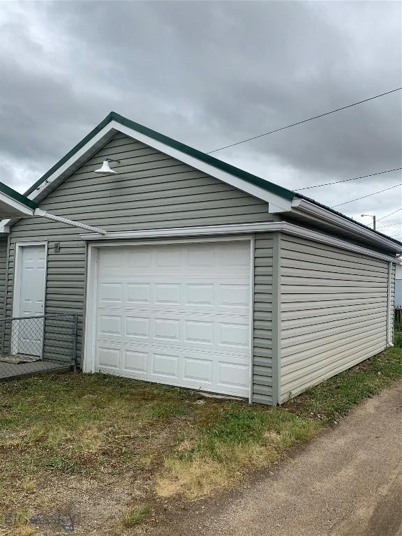 1813 Adams Ave, Butte, MT 59701 - view of garage