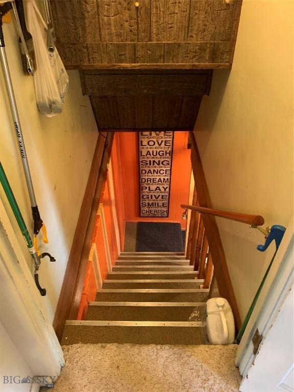 2320 S S Dr, Butte, MT 59701 - view of stairway
