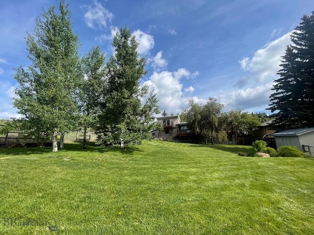 1416 W Gold St, Butte, MT 59701 - view of green lawn