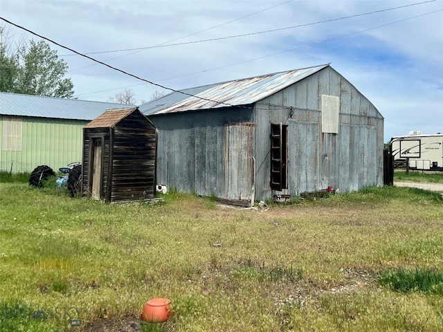 60 E Old Town Main St, Three Forks, MT 59752 - view of pole building with a lawn