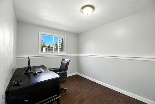801 Iowa St, Belgrade, MT 59714 - office area with wood finished floors and baseboards