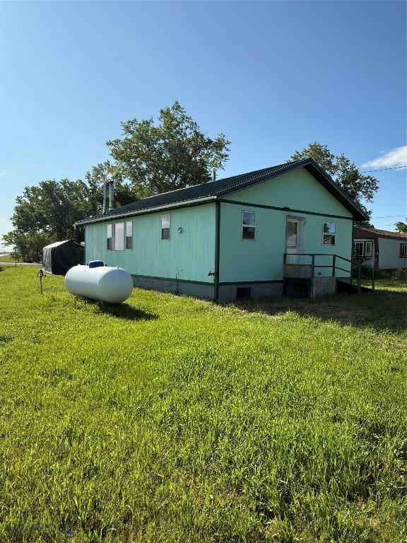 100 Stephens St, Roy, MT 59471 - photo 1