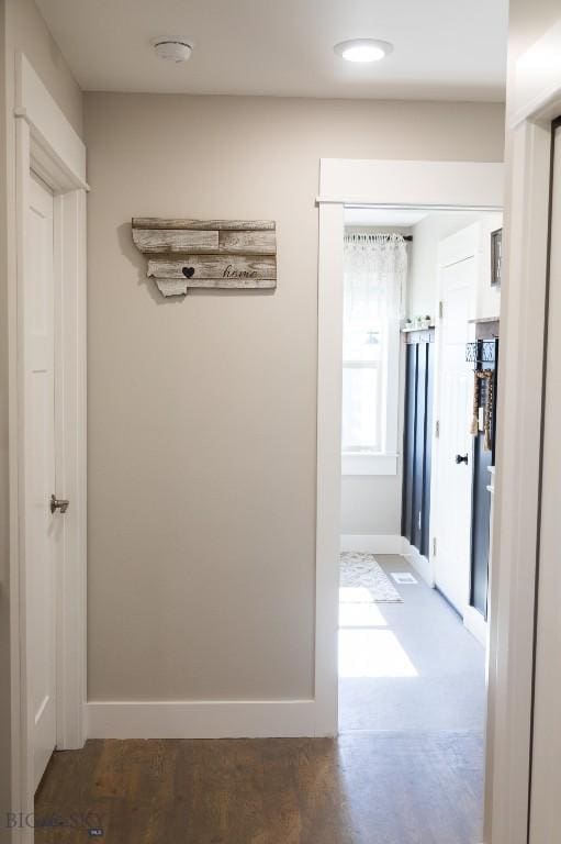 138 E Shade Tree Ln, Manhattan, MT 59741 - hallway with baseboards