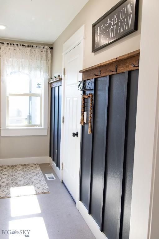 138 E Shade Tree Ln, Manhattan, MT 59741 - mudroom featuring baseboards