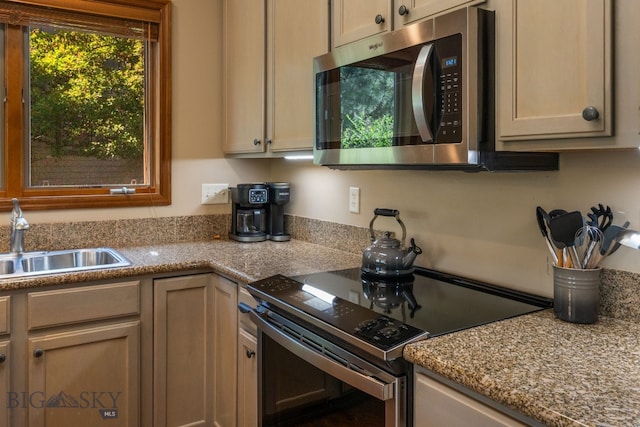 3300 E Graf Unit 26, Bozeman, MT 59715 - kitchen with appliances with stainless steel finishes and a sink