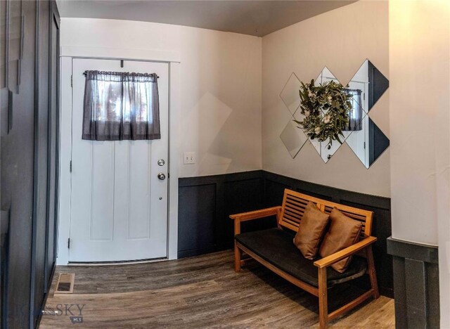 801 Pleiades Pl, Livingston, MT 59047 - foyer featuring wood finished floors
