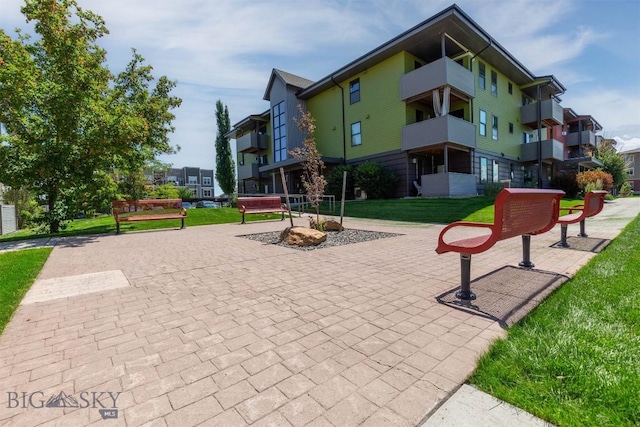 210 S Cottonwood Rd Unit 308, Bozeman, MT 59718 - view of community featuring a lawn