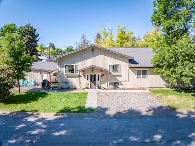 215 N 4th St Unit B, Manhattan, MT 59741 - back of property with a lawn