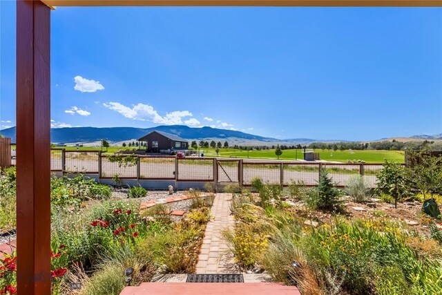 818 N 13th St, Livingston, MT 59047 - view of yard featuring a mountain view