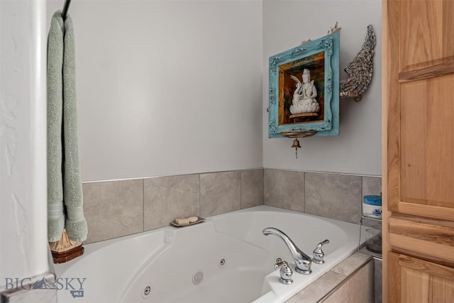 219 Rolling Glen Ranch Loop, Three Forks, MT 59752 - full bathroom featuring a whirlpool tub