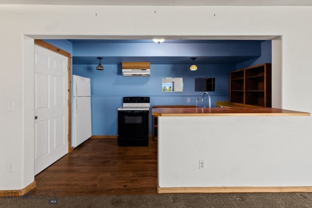 74 W Clara Ct, Bozeman, MT 59718 - kitchen featuring electric stove, freestanding refrigerator, dark wood finished floors, under cabinet range hood, and a peninsula