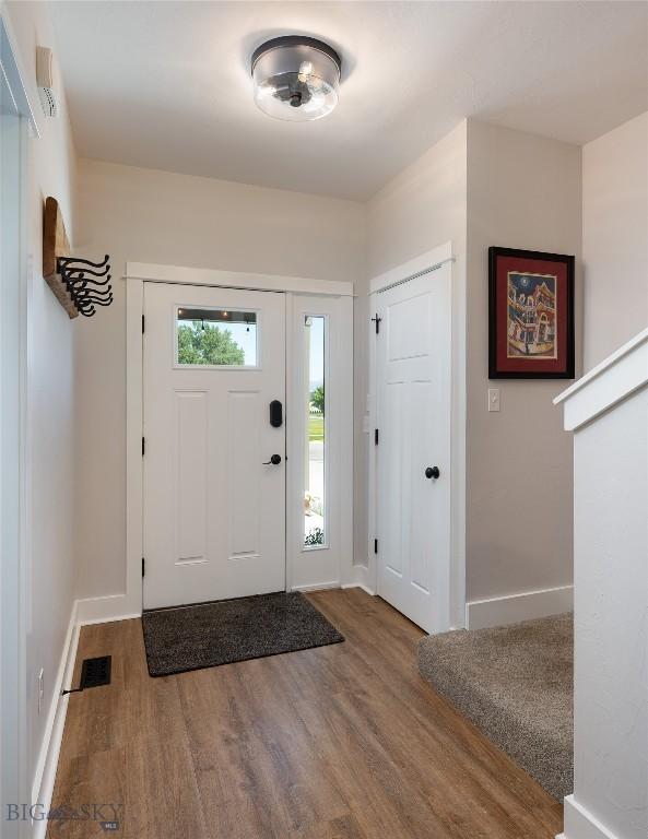 3090 Meah Ln, Bozeman, MT 59718 - entrance foyer featuring wood finished floors and baseboards