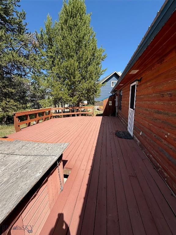 1364 Mcclellan Rd, West Yellowstone, MT 59758 - view of deck
