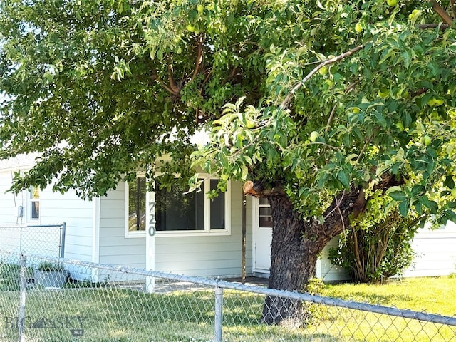 720 W Front, Livingston, MT 59047 - photo 31